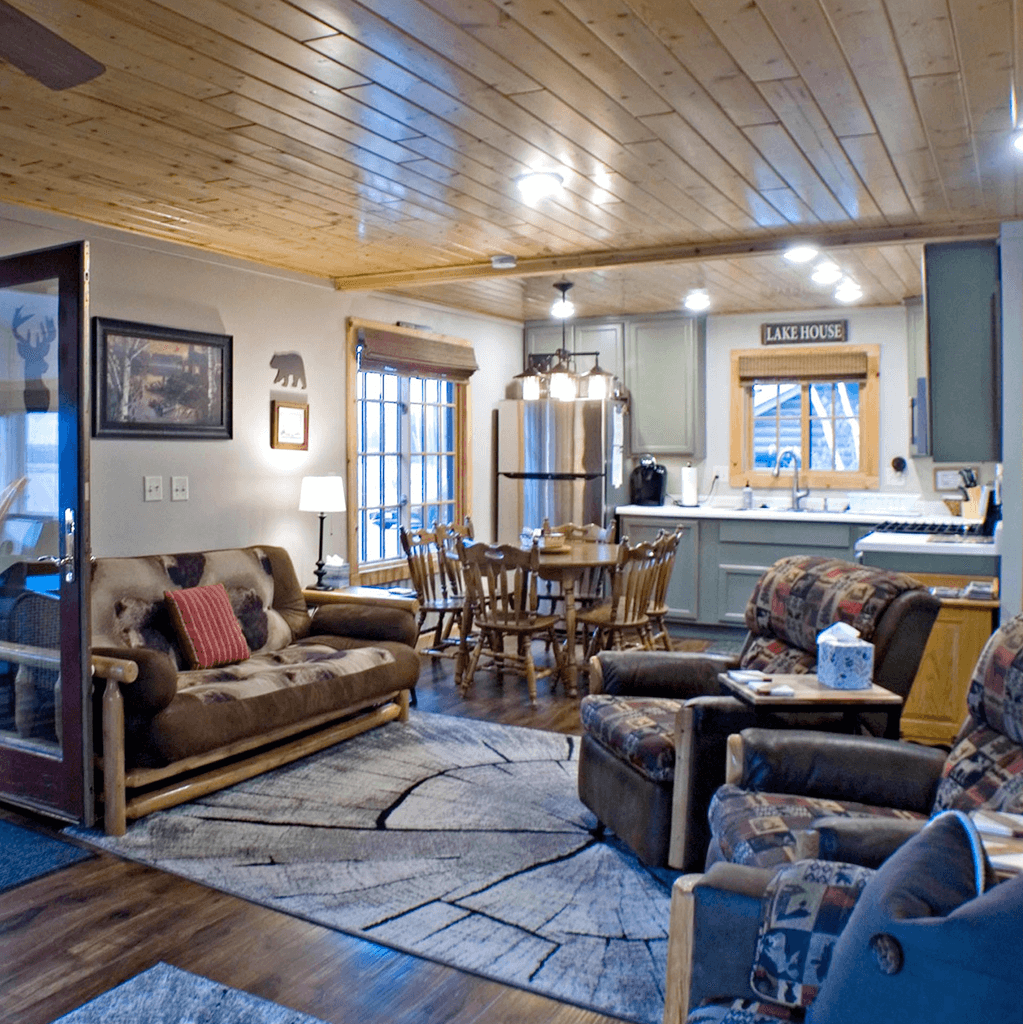 Reel Livin' Resort T-Shirt (Hayward)