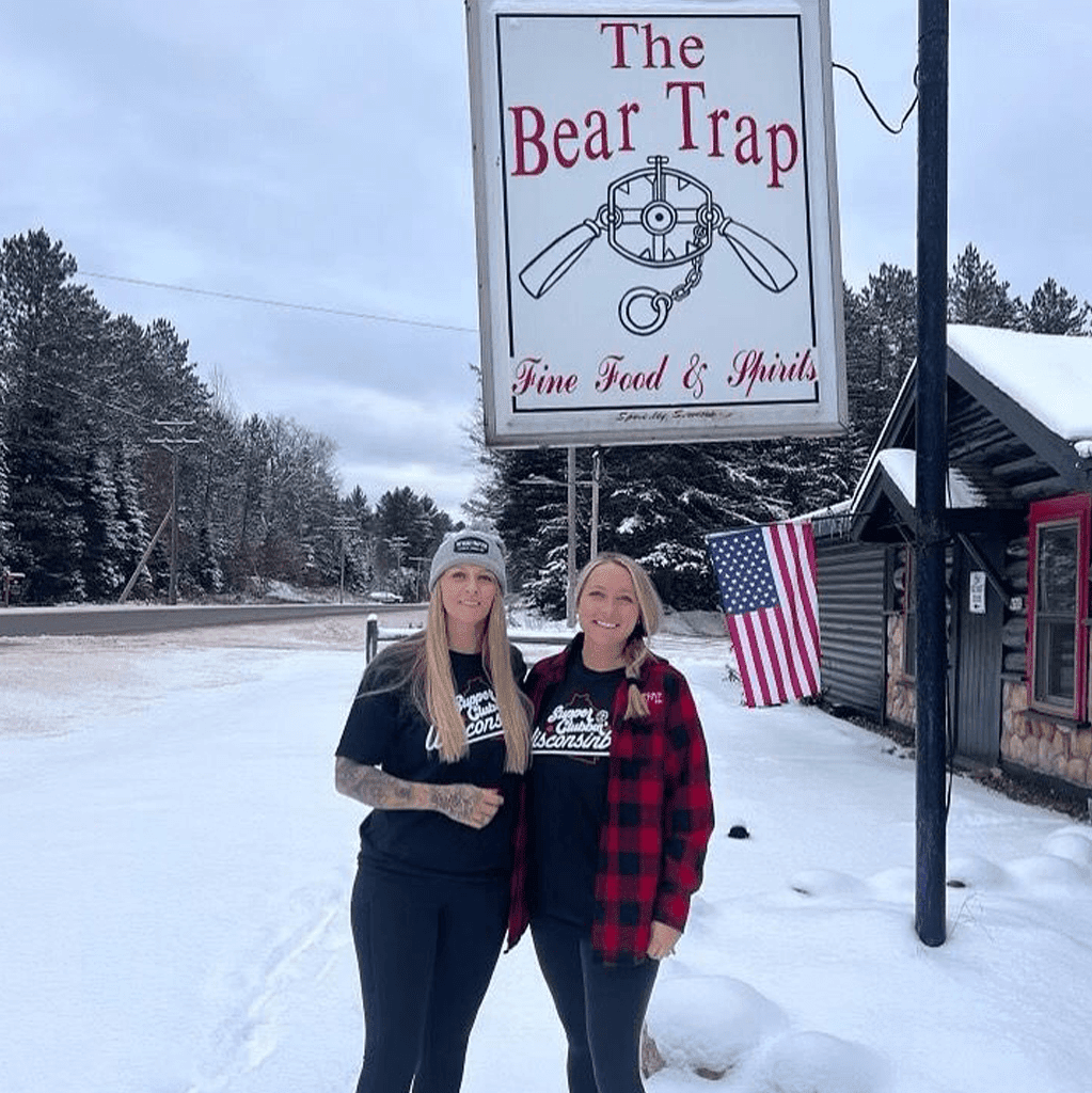 Supper Clubbin' Wisconsinbly The Bear Trap Inn T-shirts